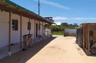 Casa com 5  dormitórios / banheiros a venda no rio vermelho florianópolis  r$ 550.000,00