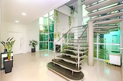 Casa alto padrão em balneário camboriú com 4 suites e piscina aquecida r$ 3.800.000,00