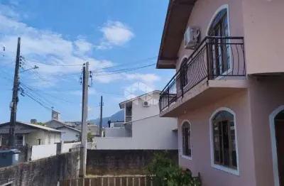 Casa sobrado com 4 quartos em rio grande, palhoça - r$ 756.000