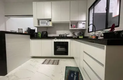 Casa térrea à venda 3 dorm, 2 wc, 2 vagas em bertioga/sp
