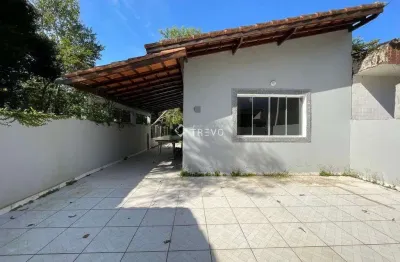 Casa em condomínio fechado para locação anual com 2 dorm/1 wc em bertioga/sp