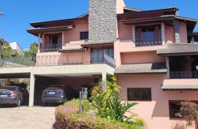 Invista em vinhedo: luxuosa casa no condomínio marambaia!