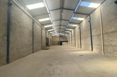 Galpão compacto e funcional de 500m² com mezanino em localização estratégica – campo grande, rj