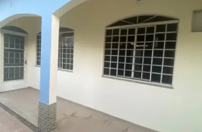 Locação. casa  condominio 1 quarto na r. dom silvério - 10 min do centro de gampo grande, rj.