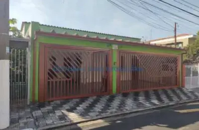 Casa com 2 dormitorios, 1 suite, 1 banheiro,4 vagas, edicula 2 dormitorios,wc,sala (250m² de terreno)