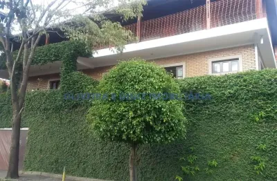 Sobrado residencial ou comercial, 337,10m², 3 quartos, sendo 1 suíte closet, 5 vagas de garagem