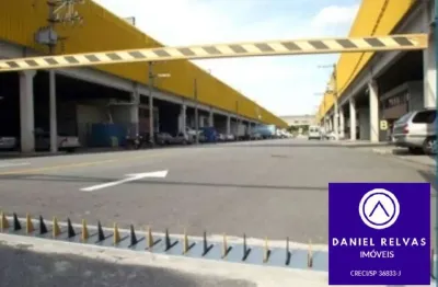 Galpão com 1706 m² para locação em condomínio fechado, tamboré
