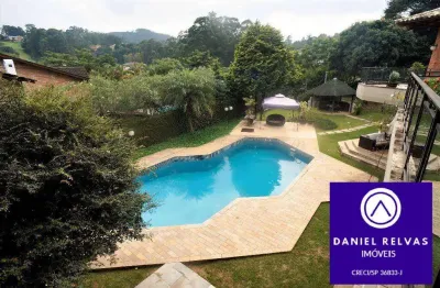 Casa com  cinco suítes  à venda no residencial tamboré 1