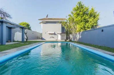 Casa para Venda em Esteio, CENTRO, 4 dormitórios, 1 suíte, 4 banheiros, 4 vagas
