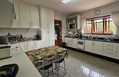 Sobrado a venda ou locação em rua tranquila no jardim marajoara rua edmundo luis de nobrega teixeira