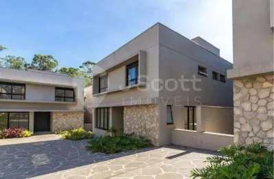 Casa de condomínio de alto padrão com piscina privativa e vista para hípica santo amaro.