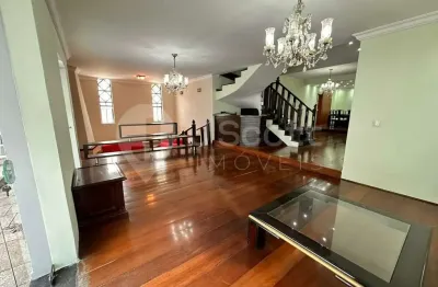 Ampla casa com 04 suítes e área de lazer completa no city campo grande