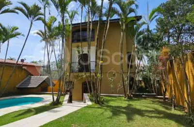 Ampla casa com 05 suítes para locação no bolsão de interlagos