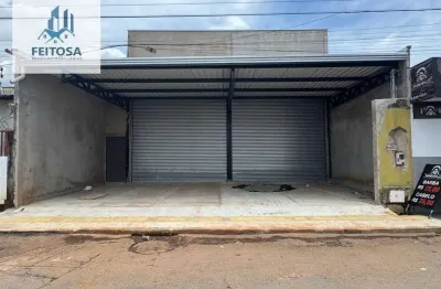 Galpão para alugar, 322 m², com 4 vagas, pé direito 7 metros, porta eletrônica nas duas portas.