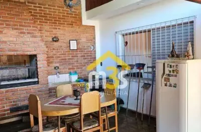 Excelente casa com 3 quartos, 2 vagas cobertas , no jardim ester por 645.000,00