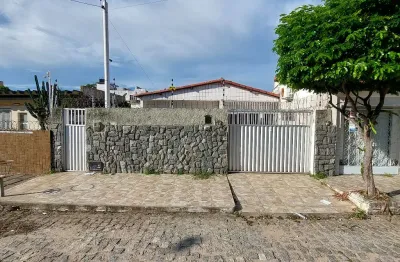 Venda de casa com 3/4 quartos sendo uma suíte – lagoa nova – próximo a unp