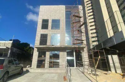 Prédio Comercial Premium em Casa Forte – 12 Salas, Elevador e 10 Vagas