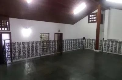 Casa com 3 quartos para alugar no Tabaú, Pindamonhangaba 
