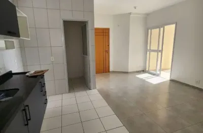 Apartamento com ótima localização, próximo ao centro e à diferenciados comércios.