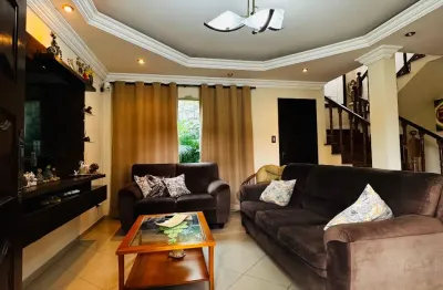 Sobrado amplo com 4 dormitórios (2 suítes)  conforto e espaço para sua família!
