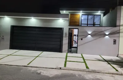Linda casa de alto padrão no jardim santa maria com 300m² de terreno.