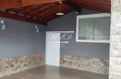 Maravilhosa casa no villa branca, bairro nobre com ótima localização.