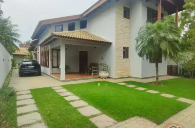 Excelente sobrado localizado há 150 metros da praia no bairro barequeçaba em são sebastião! !