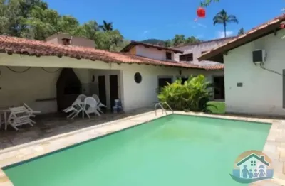 Excelente oportunidade imóvel localizado há trinta metros da praia de barequeçaba !