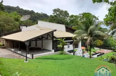 Excelente imóvel de alto padrão localizado em uma área nobre da belíssima praia de guaecá!