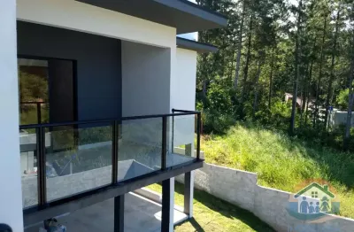 Excelente imóvel novo de alto padrão localizado no bairro capricórnio ii em caraguatatuba!!
