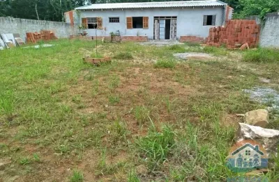 Excelente oportunidae de lote com casa em construção localizado no bairro massaguaçu em caraguatatuba!!