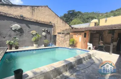 Excelente imóvel com piscina localizado no bairro sumaré em caraguatatuba-sp!