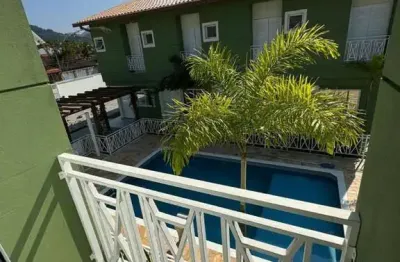 Excelente sobrado mobiliado em condomínio próximo ao mar localizado no bairro capricórnio iiem caraguatatuba-sp!