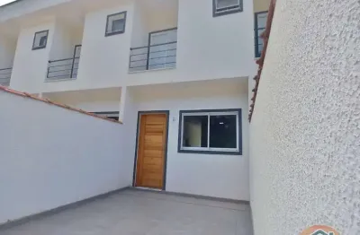 Excelente oportunidade de sobrado com entrada individual localizado no bairro massaguaçu em caraguatatuba!