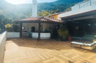 Excelente oportunidade sobrado para venda em condomínio localizado na praia em guaecá no litoral norte de são paulo!