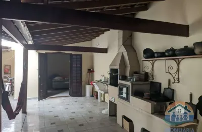 Incrível imóvel localizado há 50 metros da praia no bairro porto novo em caraguatatuba!