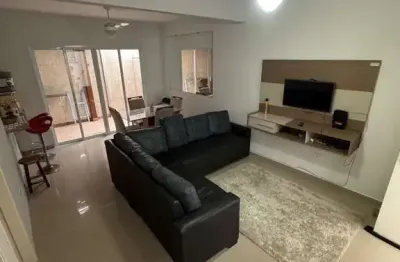 Excelente sobrado em condomínio localizado á 150 metros da praia no bairrro massaguaçu em caraguatatuba!