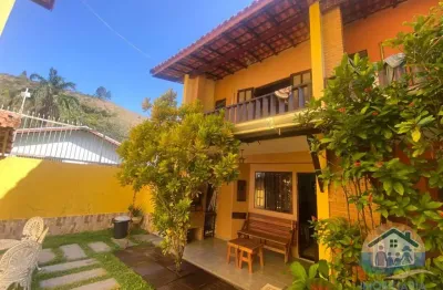 Excelente sobrado em condomínio localizado no bairro prainha em caraguatatuba-sp!