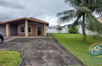 Excelente imóvel com amplo terreno localizado à 600 metros do mar no bairro jardim aruan em caraguatatuba-sp!