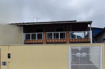 Incrível sobrado á venda localizado no centro de caraguatatuba-sp!
