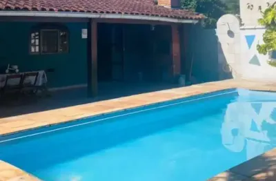 Incrível imóvel com piscina situado no condomínio mar verde ii em caraguatatuba-sp!