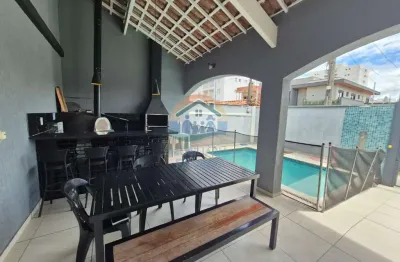 Excelente imóvel mobiliado para locação situado á 50 metros da praia martim de sá em caraguatatuba!