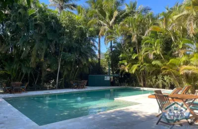 Espetacular imóvel em condomínio localizado há 60 metros da praia em guaecá !