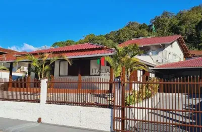 Casa com 3 quartos à venda na Rua Germano Fischer, Cerâmica Reis, Brusque