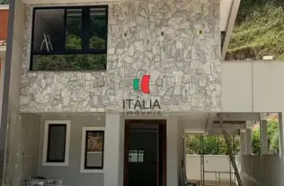 Casa com 3 quartos sendo 1 suite , proximo a escola a 10 minutos do centro de brusque