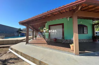 Casa linear com 2 suítes com piscina em um terreno de 840 metros