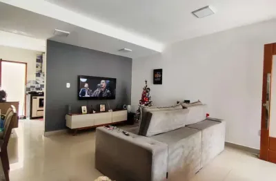 Casa com 2 quartos à venda na Rua Cordeiro, 12, Jardim Mariléa, Rio das Ostras