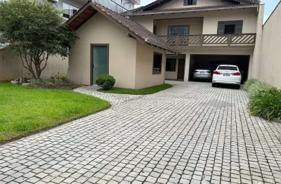 Casa com 6 quartos à venda no Boa Vista, Joinville 