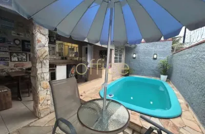 Casa à venda em joinville-sc, anita garibaldi: 3 quartos, 1 suíte, 3 salas, 2 banheiros, 3 vagas de garagem, 144,97m².