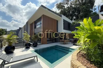 Triplex de luxo no américa, joinville-sc: 3 quartos, 3 suítes, 1 sala, 2 banheiros, 3 vagas, 311,78 m². adquira já!